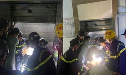 Nửa đêm giải cứu 3 người, gồm nhân viên y tế, mắc kẹt trong thang máy bệnh viện