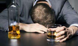 Thiếu máu do nghiện rượu, bia nguy hiểm như thế nào?