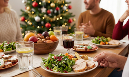 5 mẹo ăn tiệc Giáng sinh ngon miệng mà không lo tích mỡ bụng
