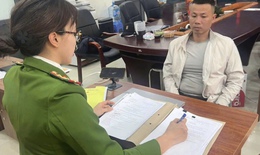 Tạm giữ hình sự tài xế vụ lật ô tô ở Ngã Tư Sở, Hà Nội