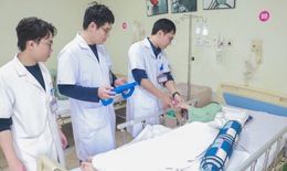 Đau đầu kéo dài, người phụ nữ dần yếu tay chân, bác sĩ phát hiện mắc bệnh hiếm