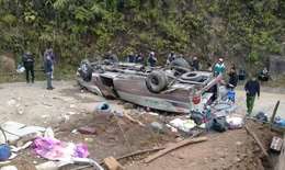 Tai nạn thảm khốc ở Lào Cai: Lật xe chở đoàn thiện nguyện khiến ít nhất 5 người tử vong