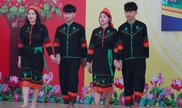 Đồng bào Chứt - một trong những tộc người bí ẩn nhất thế giới - có trang phục truyền thống