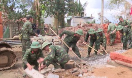 &#39;Chiến dịch Quang Trung&#39; (Kỳ 2): Dọn lũ, dựng nh&#224;, x&#226;y hạnh ph&#250;c
