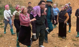 Xuyên đêm băng rừng, Công an xã Khoen On kịp thời cứu người dân bị nạn nguy kịch trong rừng sâu
