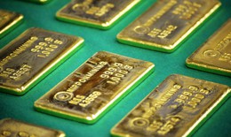 Giá vàng giảm nhẹ khi nhà đầu tư thận trọng trước cuộc họp của Fed