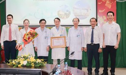 B&#237; thư Th&#224;nh ủy TPHCM Trần Lưu Quang gửi thư khen BS V&#245; Th&#225;i Trung v&#224; BVĐK B&#236;nh Dương