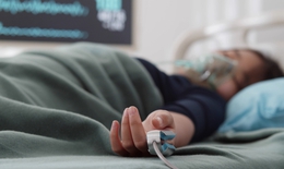 Vi khuẩn não mô cầu luôn rình rập và có thể đe dọa tính mạng người khỏe mạnh chỉ trong 24 giờ