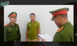 Bực tức v&#236; bạn nhậu bị tr&#234;u, g&#227; đ&#224;n &#244;ng v&#225;c dao ch&#233;m người nguy kịch