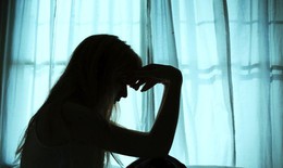 WHO: Sự c&#244; đơn g&#226;y hại như h&#250;t 15 điếu thuốc/ng&#224;y – l&#224;m c&#225;ch n&#224;o để vượt qua một c&#225;ch tự nhi&#234;n?