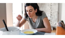 Người bị co thắt thực quản cần chú ý gì trong chế độ ăn?