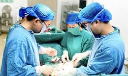Bác sĩ tuyến huyện mổ khẩn cấp cứu thai phụ vỡ tử cung trong gang tấc