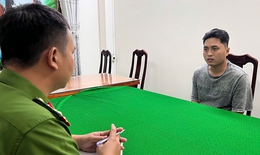 Trốn vé qua phà, nam thanh niên về lấy dao quay lại chém nhân viên soát vé