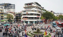 Công an Hà Nội khuyến cáo không đỗ xe, tập trung đông người trước tòa 'Hàm Cá Mập'