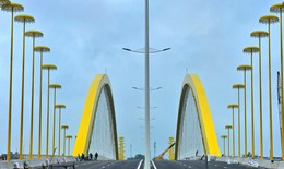 Độc đáo 'lọng che vua' trên cây cầu nghìn tỷ bắc qua sông Hương