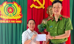 Người phụ nữ bất ngờ nhận lại 5 triệu đồng sau hơn 2 tháng tưởng là bị mất