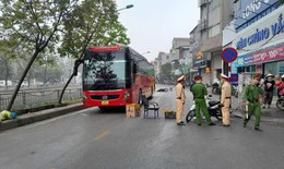 Va chạm giao thông với xe khách, một nữ sinh tử vong tại chỗ