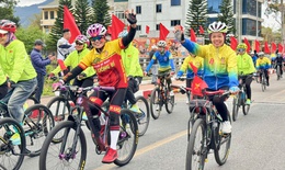 Đạp xe qua biên giới, tăng cường hữu nghị và quảng bá du lịch Bình Liêu