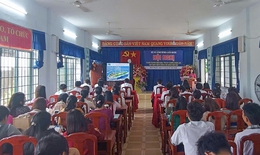 Vùng 4 Hải quân tuyên truyền về biển, đảo Việt Nam cho gần 500 học sinh Ninh Thuận