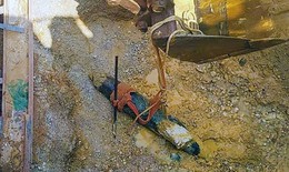 Phát hiện bom 'khủng' khi thi công đường ống thoát nước