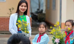 'Đặc sản' quà 8/3 từ học sinh vùng cao khiến cô giáo rưng rưng xúc động