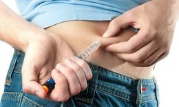 Nguy hiểm khi ti&#234;m insulin sai c&#225;ch ở người bệnh tiểu đường