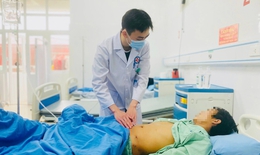 Nam thanh niên bị thủng ruột non vì cây đổ vào bụng