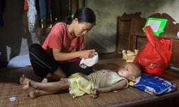 Người mẹ tâm thần cầu xin sự sống cho con gái mắc ung thư