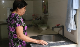Hàng ngàn hộ dân sống khổ sở vì vỡ đường ống nước sạch