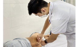 Hồi phục nhanh chóng sau mổ thoát vị đĩa đệm bằng điều trị Đông – Tây y kết hợp