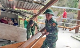 Thanh H&#243;a hỗ trợ người d&#226;n khắc phục nh&#224; ở bị thiệt hại do thi&#234;n tai