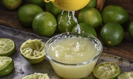 Cảnh báo nguy hại từ trào lưu uống nước cốt chanh vào buổi sáng