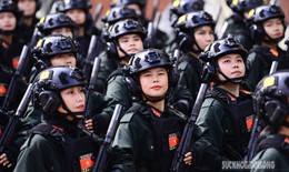 Nữ cảnh sát đặc nhiệm gây 'thương nhớ' với vẻ đẹp kiên cường 