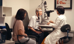 Thầy giáo U70 sáng mắt nhờ được ghép giác mạc thành công tại Bệnh viện FV