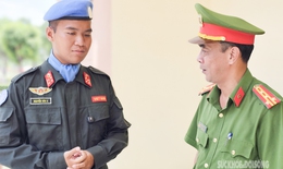 Khoảnh khắc tự hào: Hai cha con cùng đứng trong hàng ngũ diễu binh ngày 30/4