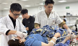 Bộ Y tế yêu cầu tập trung nhân lực, thiết bị cấp cứu nạn nhân vụ lật xe khách ở Tam Đảo, hạn chế tử vong