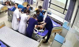 Video cứu bệnh nhân 12 tuổi bị tai nạn giao thông