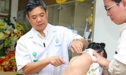 G&#249; vẹo cột sống ở trẻ, kh&#244;ng chữa trị kịp thời sẽ g&#226;y nhiều biến chứng nghi&#234;m trọng