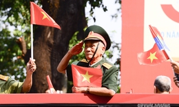 Những chứng nh&#226;n lịch sử rạng ngời trong đo&#224;n xe diễu h&#224;nh