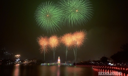 Mãn nhãn màn pháo hoa rực rỡ trên bầu trời Phú Thọ dịp Giỗ Tổ Hùng Vương