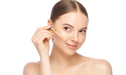 Cách dùng serum vitamin C giúp làm đẹp da hiệu quả hơn