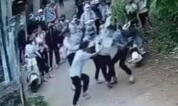 X&#225;c minh việc nữ sinh lớp 10 bị đ&#225;nh, nhiều nam sinh đứng xem