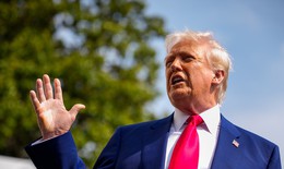 Trung Quốc phản ứng mạnh khi Tổng thống Mỹ Donald Trump dọa &#225;p th&#234;m thuế 50%