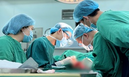 Vi phẫu cứu ngón tay đứt lìa cho nam công nhân