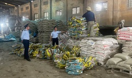 Đình chỉ hoạt động 2 tháng Công ty sản xuất phân bón mang nhãn hiệu giả mạo