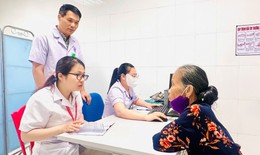 Thêm 4 bác sĩ Bệnh viện Đại học Y Hà Nội về khám chữa bệnh tại Hà Tĩnh