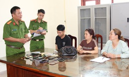 Chen lấn trong dòng người chiêm bái xá lợi Đức Phật, nhóm móc túi cuỗm 19 điện thoại cùng nhiều tiền mặt
