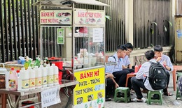 Cha mẹ 'chết lặng' khi biết con hút thuốc lá điện tử