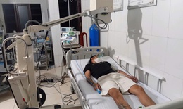Qu&#226;n y ở Trường Sa cấp cứu ngư d&#226;n bị giảm &#225;p nặng do lặn s&#226;u