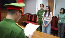 Áp lực 'đổi đời' và cạm bẫy showbiz: Lời cảnh tỉnh cho người trẻ